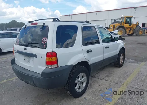 2005 Ford Escape Xlt z USA, uszkodzony, nr VIN 1FMYU031X5KB23968
